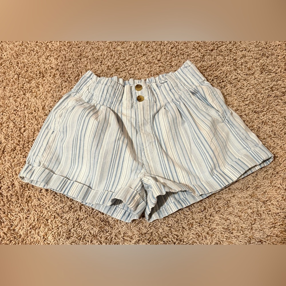 American Eagle High Waisted Mom Shorts size 6